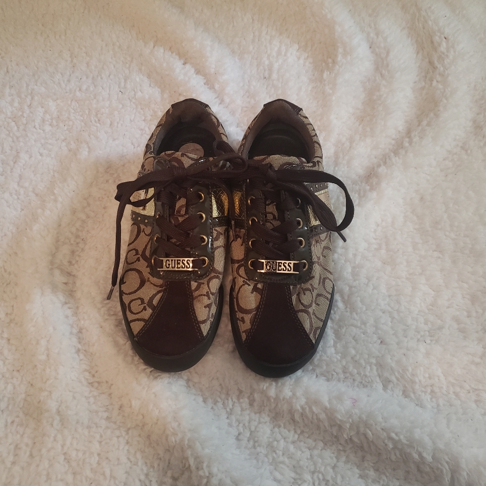 Guess tennis shoes